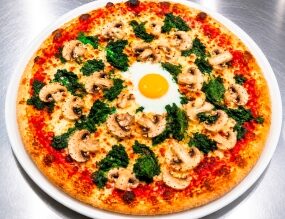 44 Pizza Fiorentina (vegetarisch)